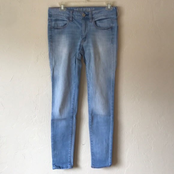 American Eagle Outfitters Denim - Women’s size 6 American Eagle jeans